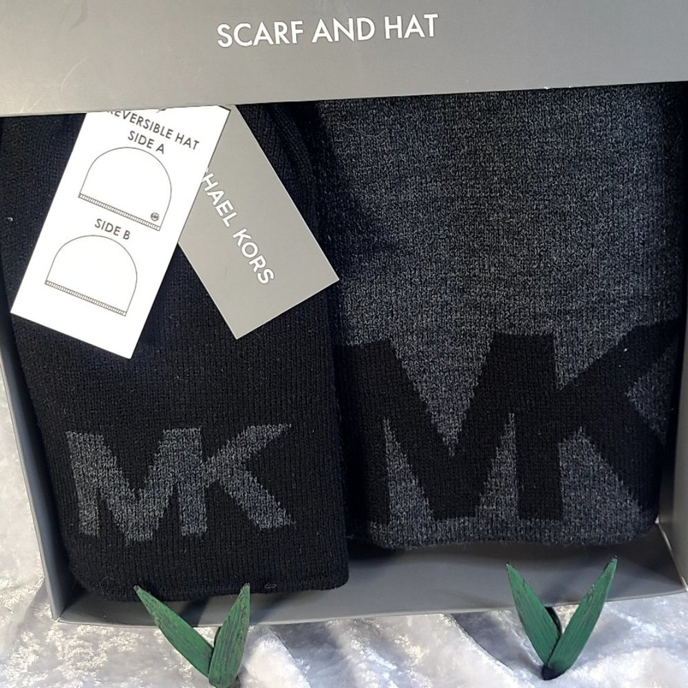 NWT - MICHAEL KORS Scarf and Hat Piece Set Black/Grey